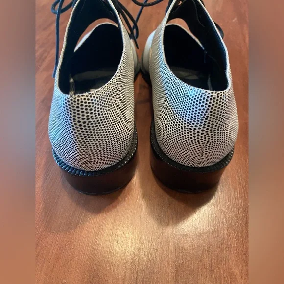 & Other Stories Cut-Out Polka Dot Genuine Leather Oxfords Size 38/US 7.5 - Picture 4 of 7